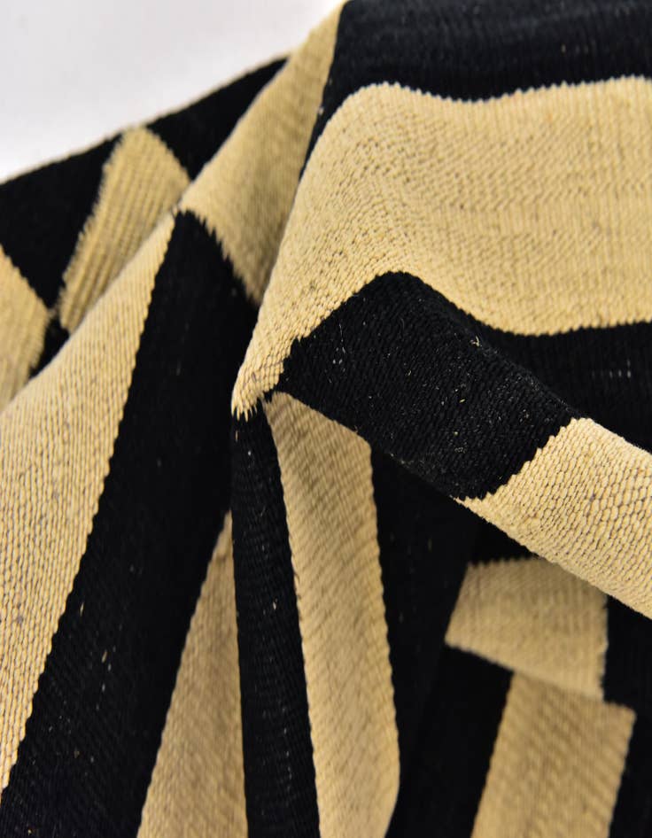 Detail image of  2' 10 x 9' 10  Hand Woven Kilim Modern Wool Runner Rug