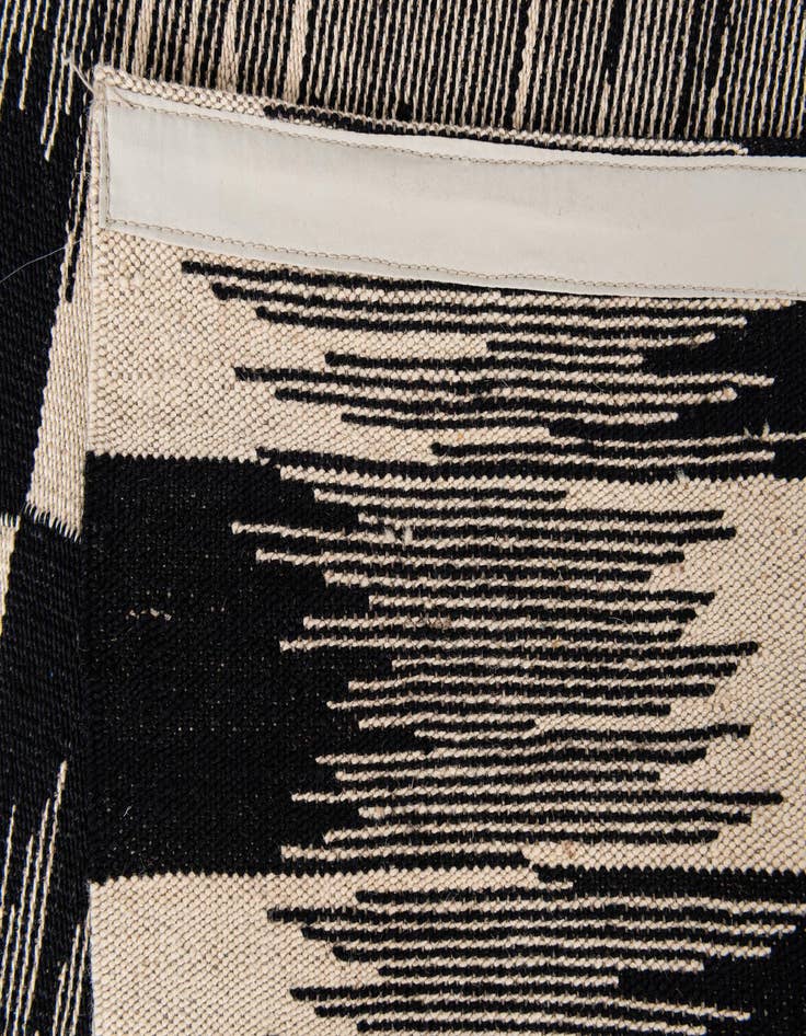Detail image of  2' 8 x 9' 3  Hand Woven Kilim Modern Wool Runner Rug