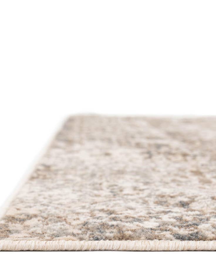 Detail image of  2' 7 x 10' Mojave Runner Rug