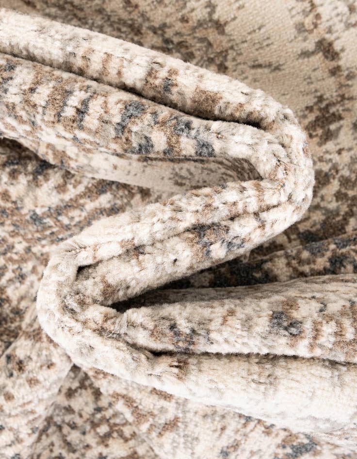 Detail image of  2' 7 x 10' Mojave Runner Rug
