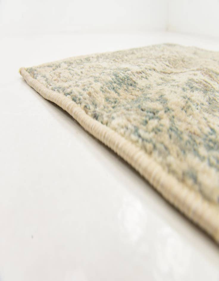 Detail image of  2' 6 x 10' Mojave Runner Rug