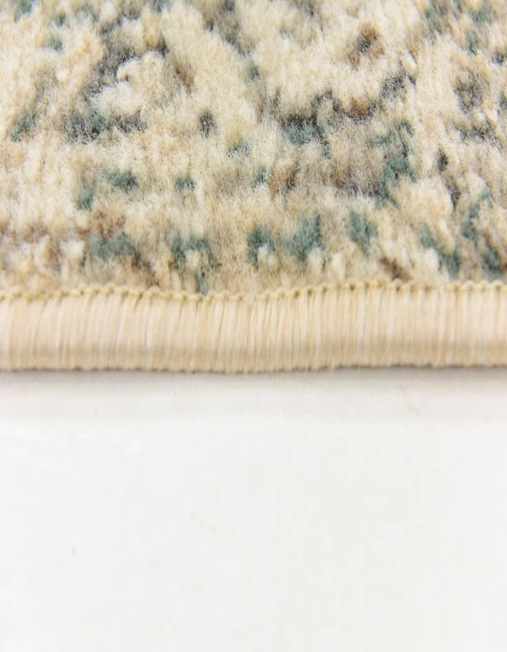 Detail image of  2' 6 x 10' Mojave Runner Rug