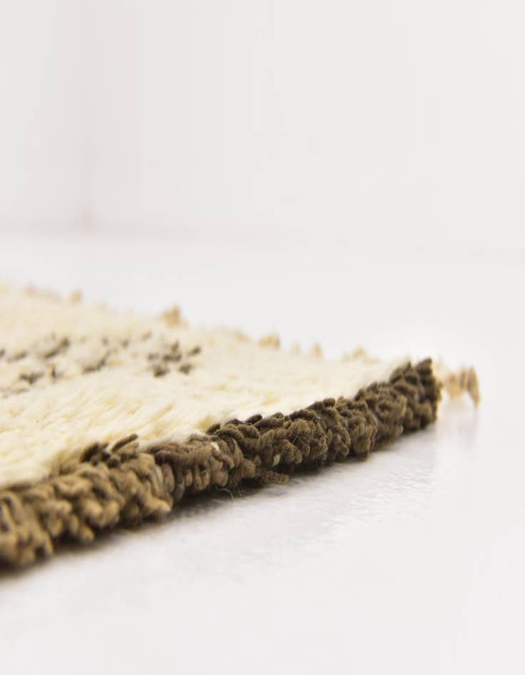 Detail image of  4' 6 x 8' 2  Hand Knotted Moroccan Wool Runner Rug