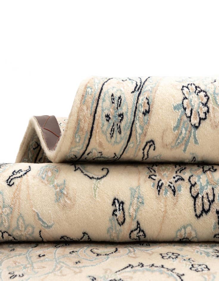 Detail image of  2' 11 x 10' Nain Wool Runner Rug