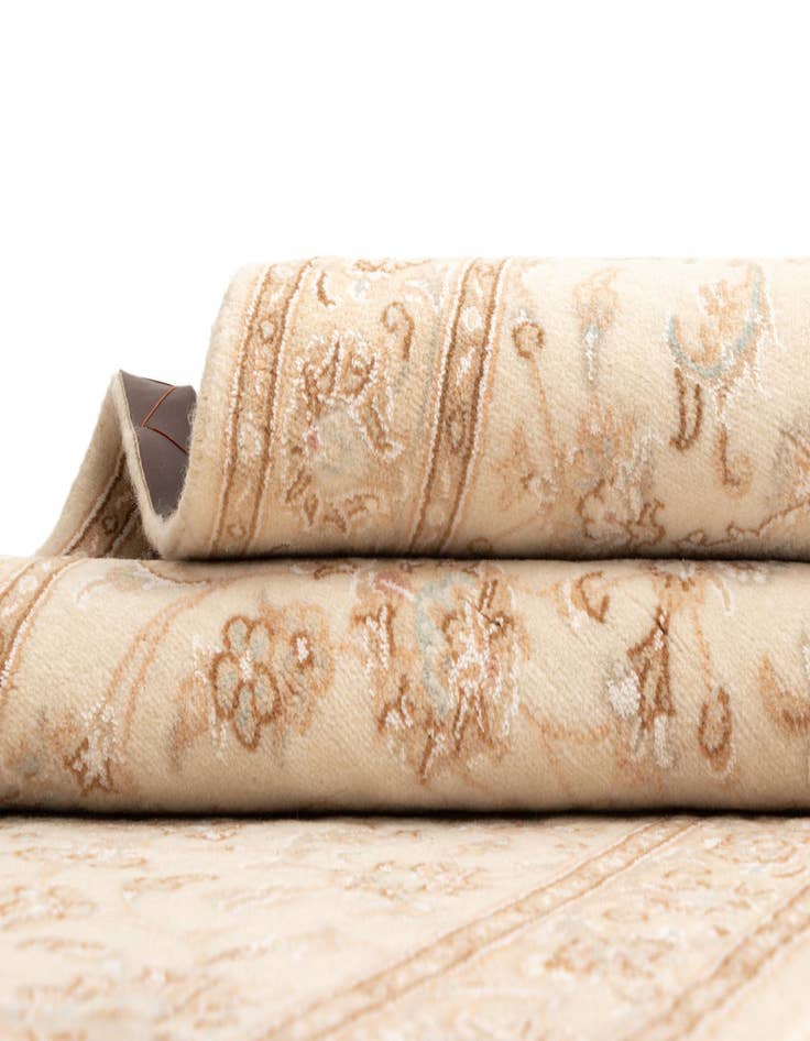 Detail image of  2' 7 x 9' 11 Nain Wool Runner Rug