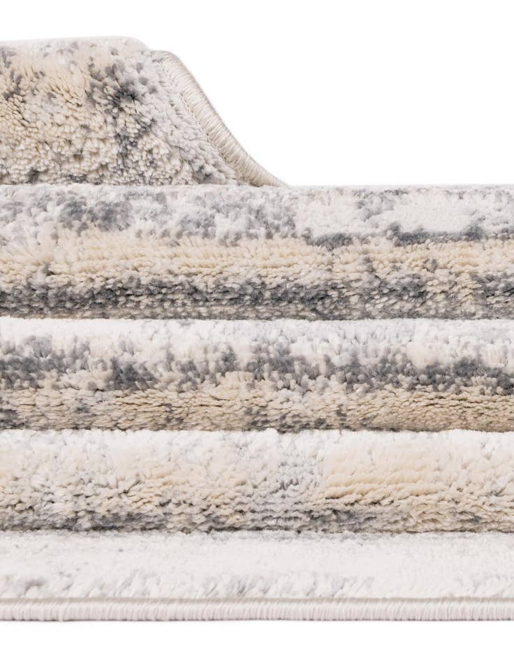 Detail image of  2' 7 x 10' Oasis Runner Rug