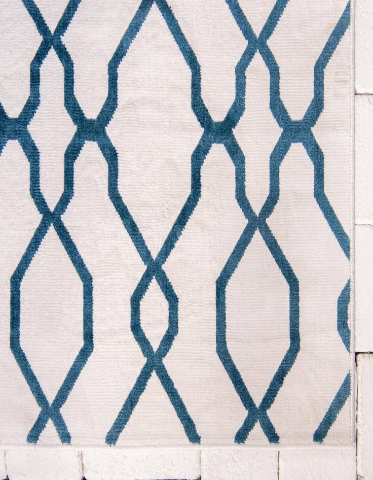 Detail image of  2' 2 x 6'  Washable Haven Indoor / Outdoor Runner Rug