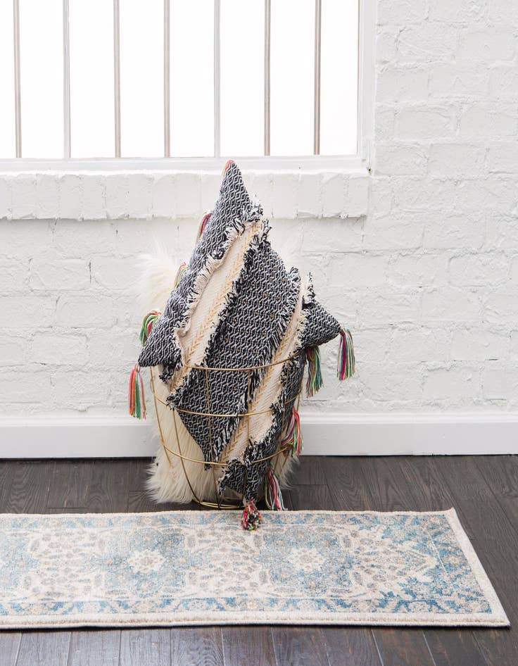 Detail image of  2' x 6' Viola Runner Rug