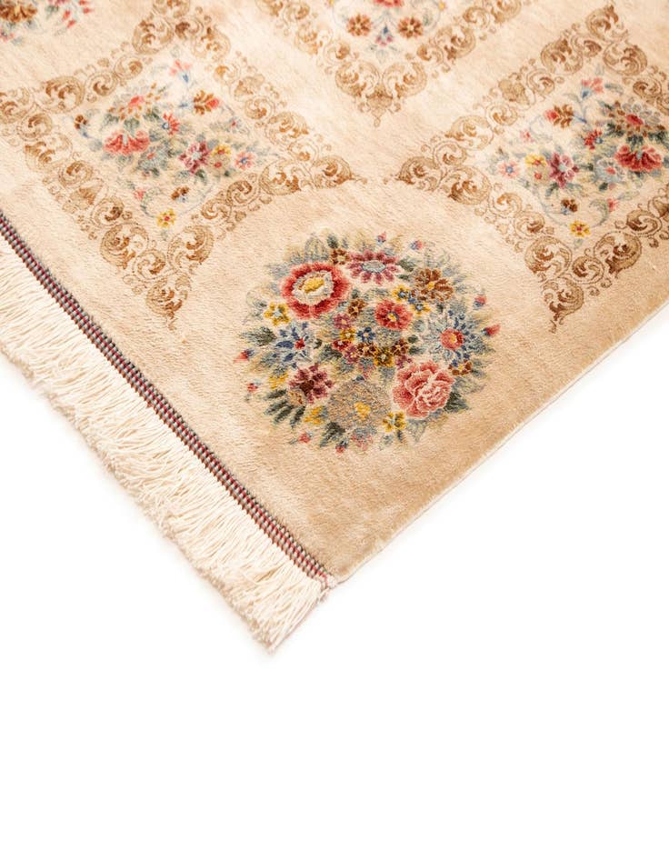 Detail image of  9' 9 x 9' 9 Ghom Silk Deluxe Square Rug