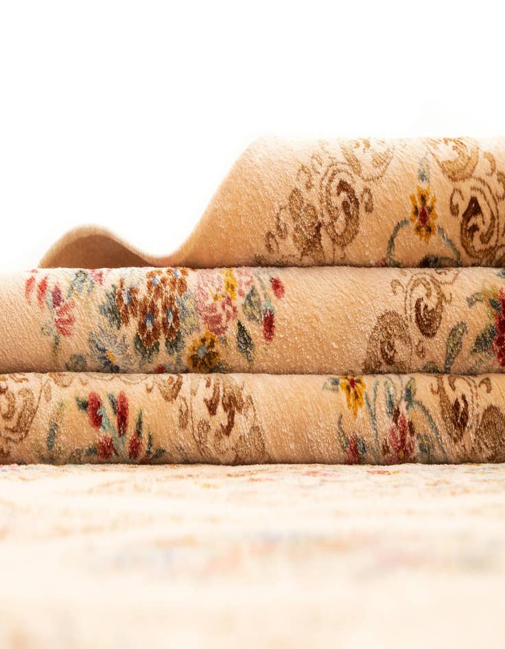 Detail image of  9' 9 x 9' 9 Ghom Silk Deluxe Square Rug