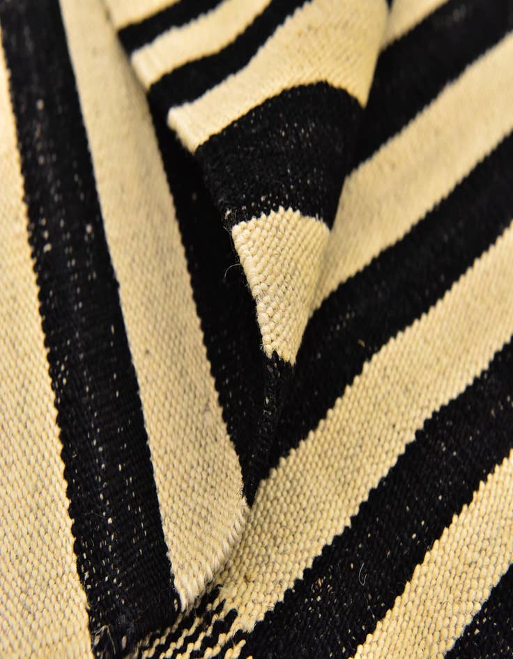 Detail image of  6' x 7' 6  Hand Woven Kilim Modern Wool Square Rug