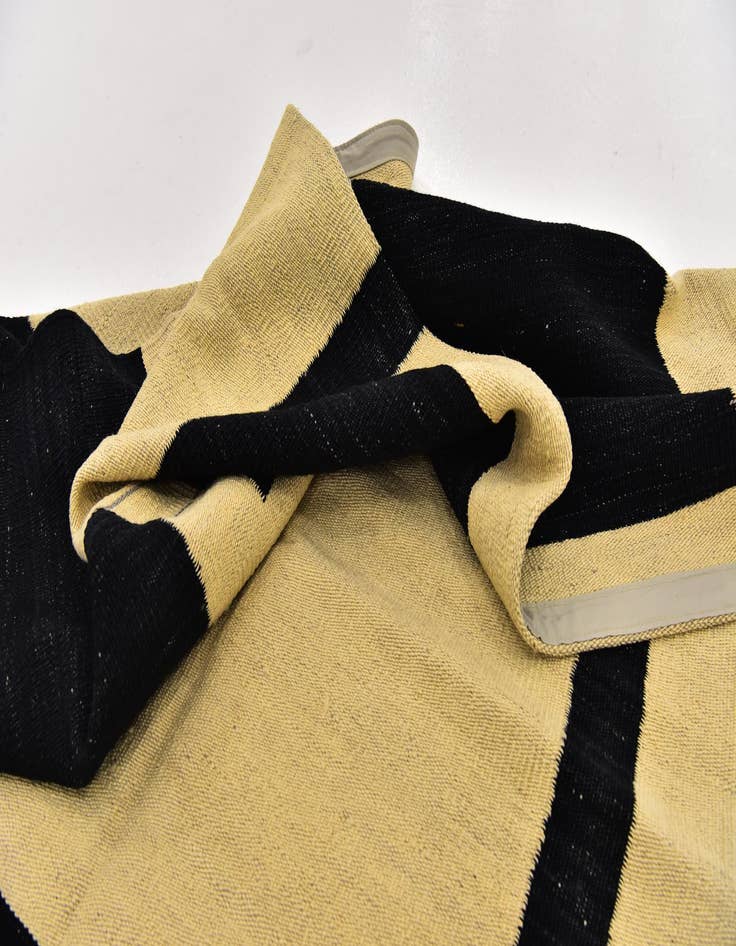 Detail image of  6' x 7'  Hand Woven Kilim Modern Wool Square Rug