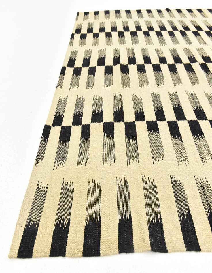 Detail image of  6' 2 x 7' 7  Hand Woven Kilim Modern Wool Square Rug