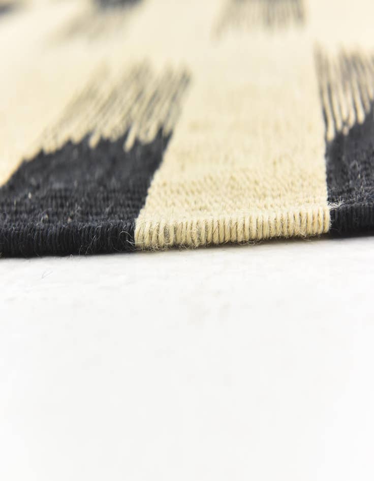 Detail image of  6' 2 x 7' 7  Hand Woven Kilim Modern Wool Square Rug