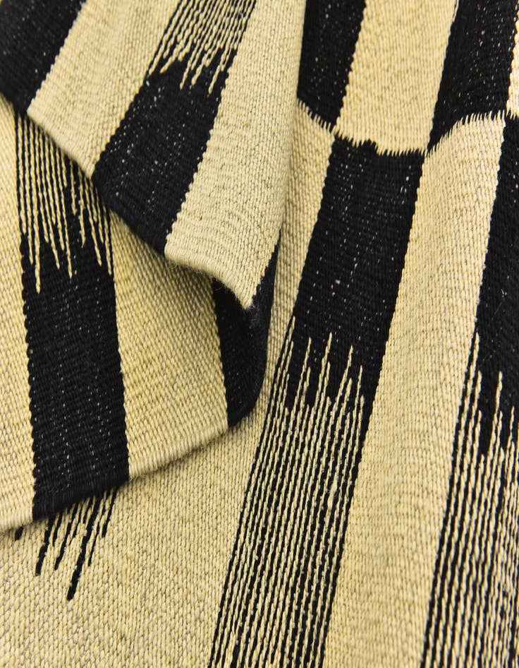 Detail image of  6' 2 x 7' 7  Hand Woven Kilim Modern Wool Square Rug