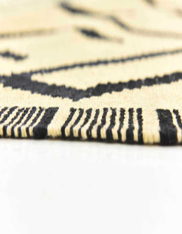 Detail image of  6' x 7' 4  Hand Woven Kilim Modern Wool Square Rug