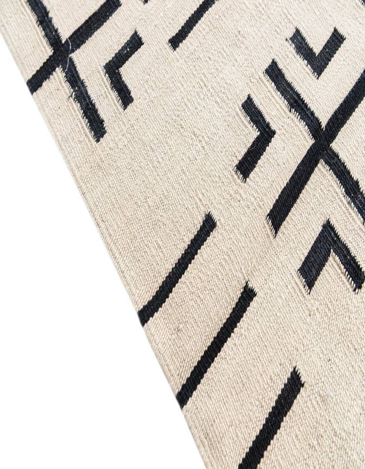 Detail image of  5' 3 x 6' 6  Hand Woven Kilim Modern Wool Square Rug