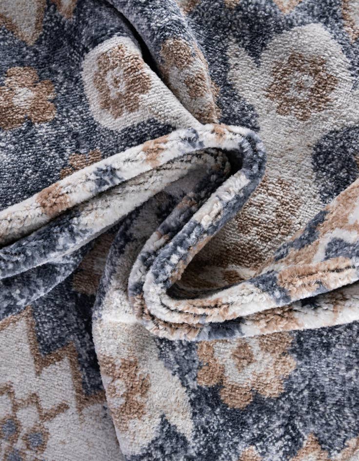 Detail image of  7' 10 x 7' 10 Oxford Square Rug