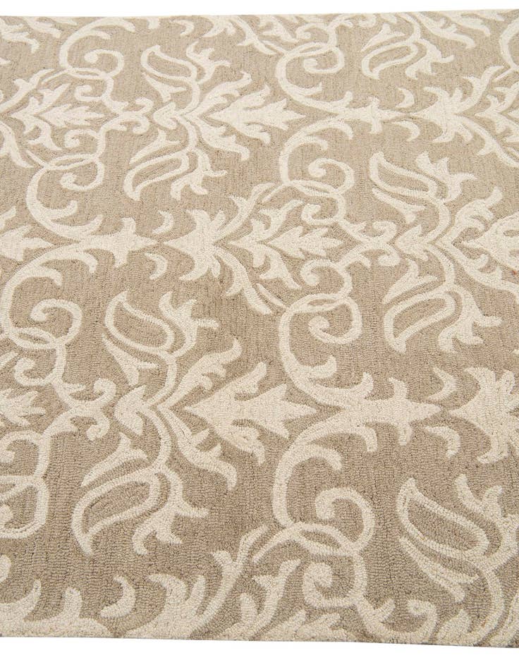 Detail image of  5' x 7' Agra Rug