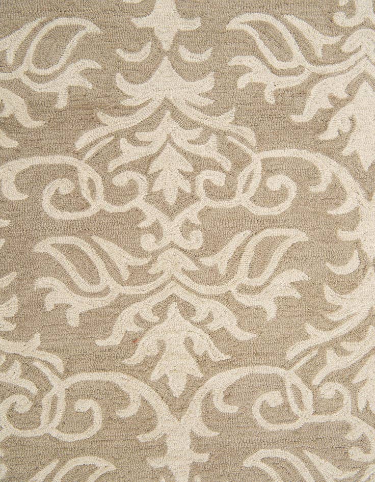 Detail image of  5' x 7' Agra Rug