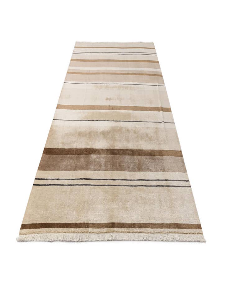 Detail image of  6' 7 x 9' 8  Hand Knotted Darya Wool Rug