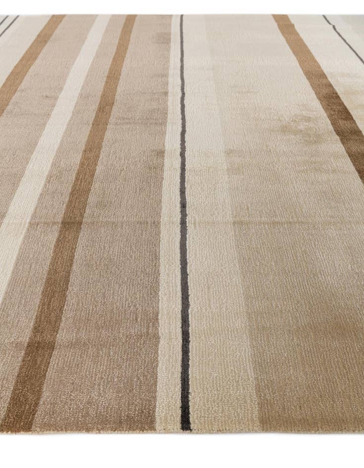 Detail image of  6' 7 x 9' 8  Hand Knotted Darya Wool Rug