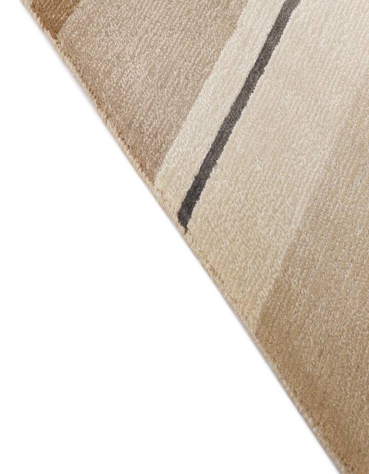 Detail image of  6' 7 x 9' 8  Hand Knotted Darya Wool Rug