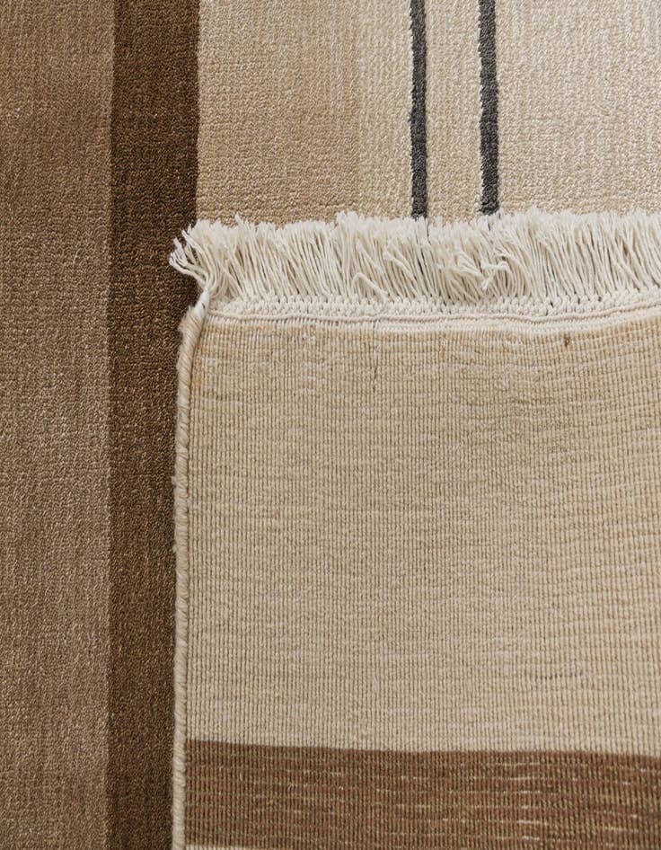 Detail image of  6' 7 x 9' 8  Hand Knotted Darya Wool Rug