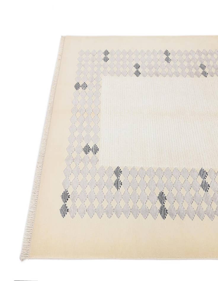 Detail image of  4' 10 x 6' 7  Hand Knotted Darya Wool Rug