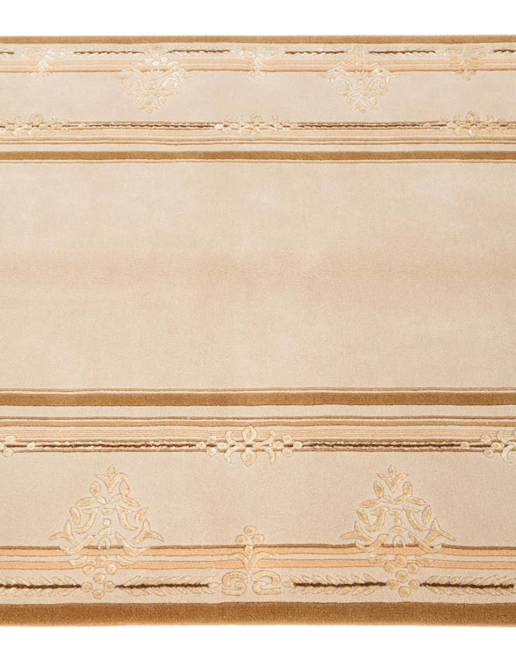 Detail image of  3' 11 x 5' 11  Hand Knotted Darya Wool Rug