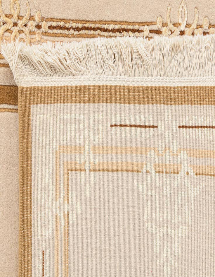 Detail image of  3' 11 x 5' 11  Hand Knotted Darya Wool Rug