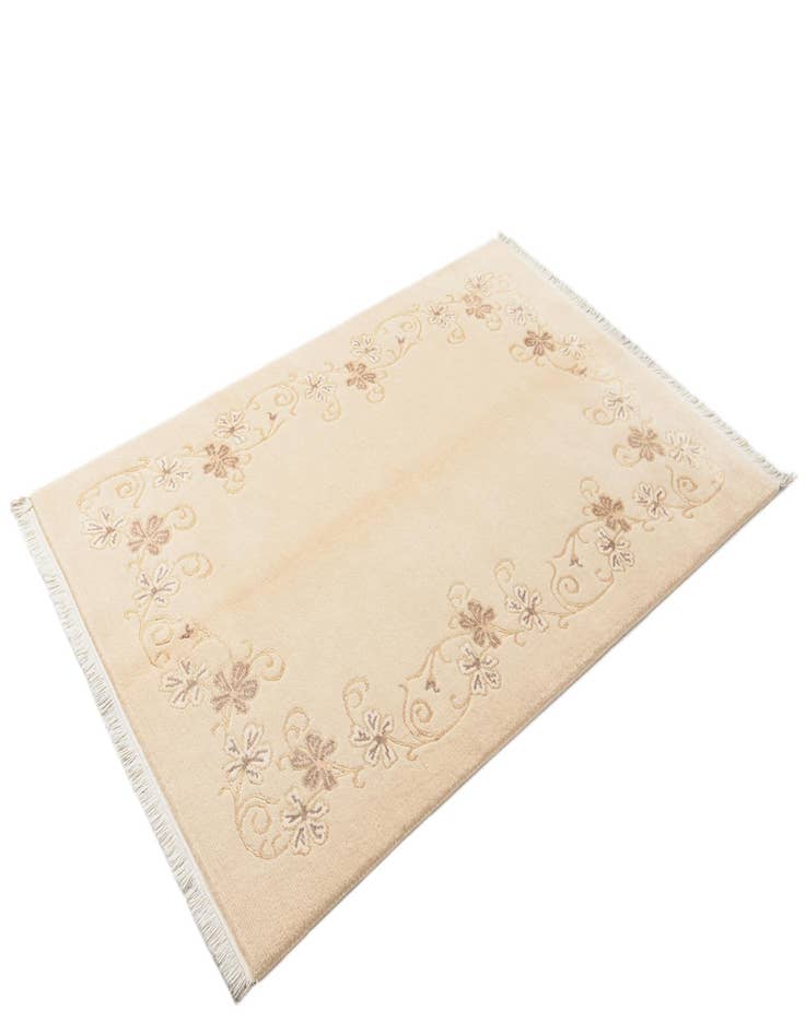 Detail image of  3' 11 x 5' 10  Hand Knotted Darya Wool Rug