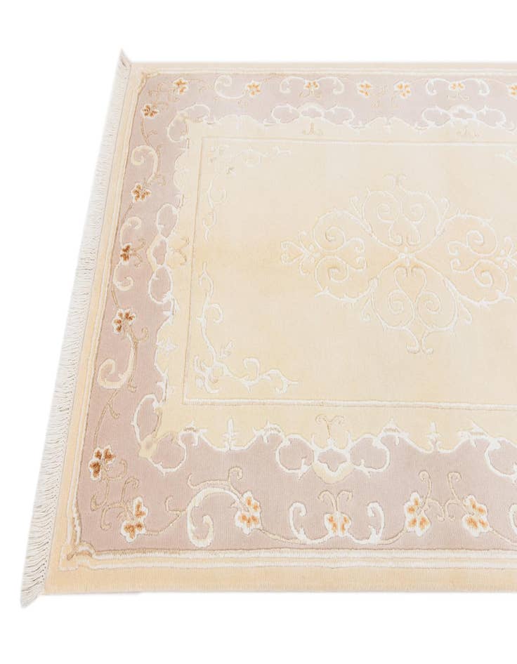 Detail image of  3' 11 x 5' 11  Hand Knotted Darya Wool Rug