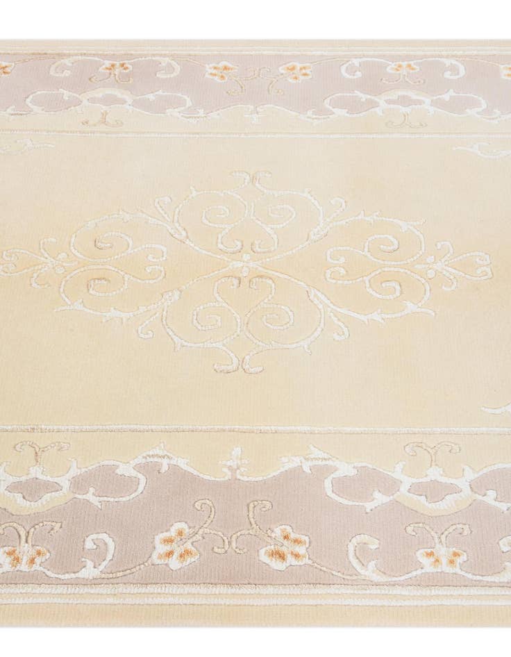 Detail image of  3' 11 x 5' 11  Hand Knotted Darya Wool Rug