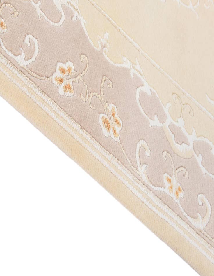 Detail image of  3' 11 x 5' 11  Hand Knotted Darya Wool Rug