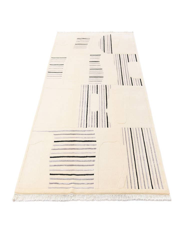 Detail image of  5' 8 x 8' Darya Rug