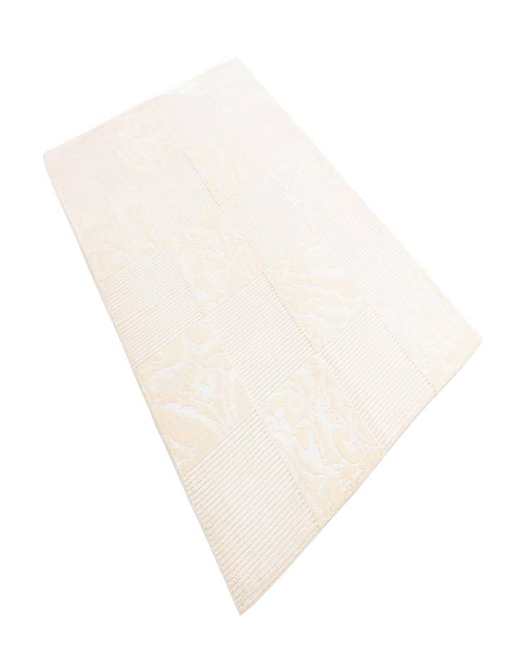 Detail image of  4' x 6' Darya Rug