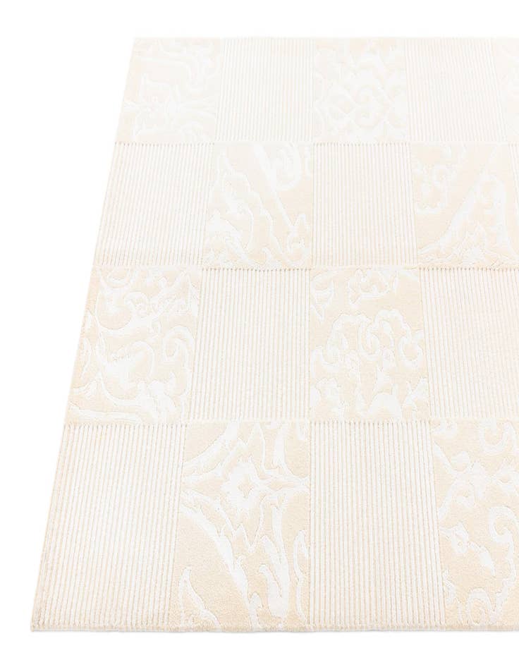 Detail image of  4' x 6' Darya Rug