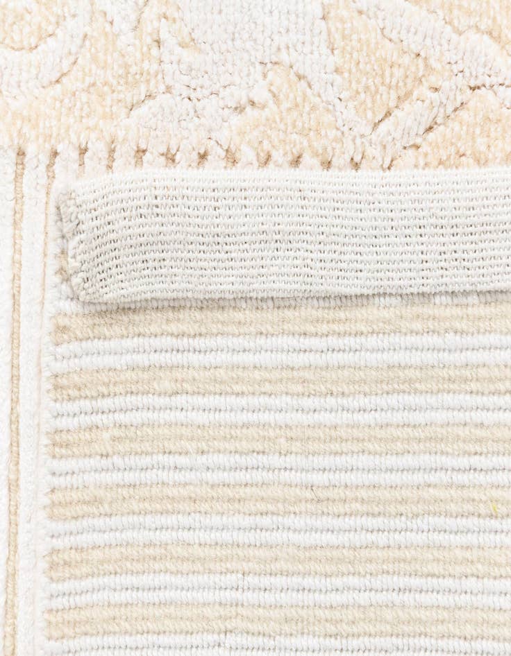 Detail image of  4' x 6' Darya Rug