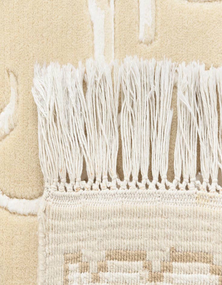 Detail image of  4' 1 x 6' 1 Darya Rug