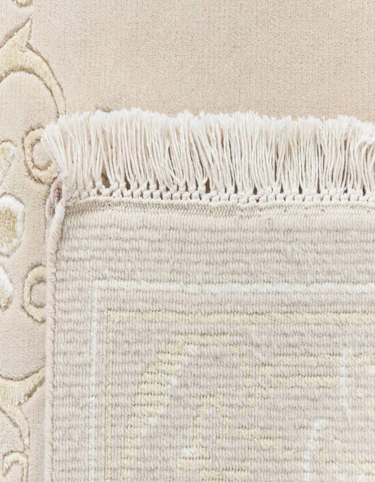 Detail image of  4' 6 x 6' 5 Darya Rug