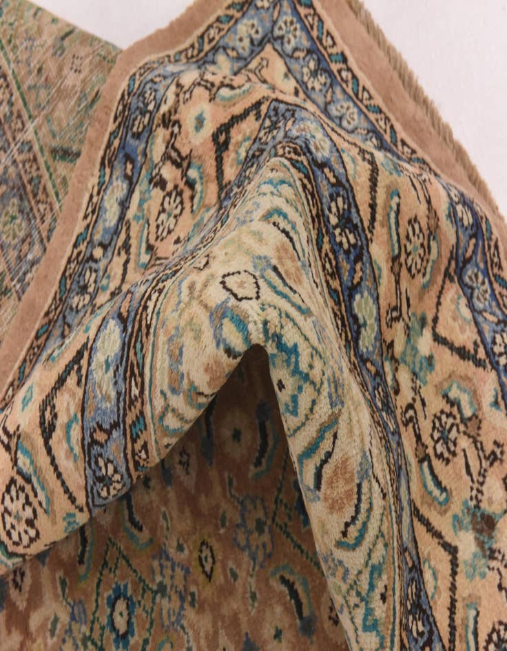 Detail image of  9' 8 x 12' 8  Hand Knotted Farahan Persian Wool Rug