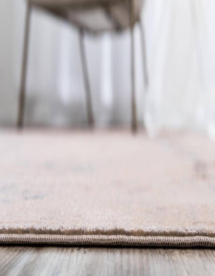 Detail image of  5' x 8' Victoria Rug