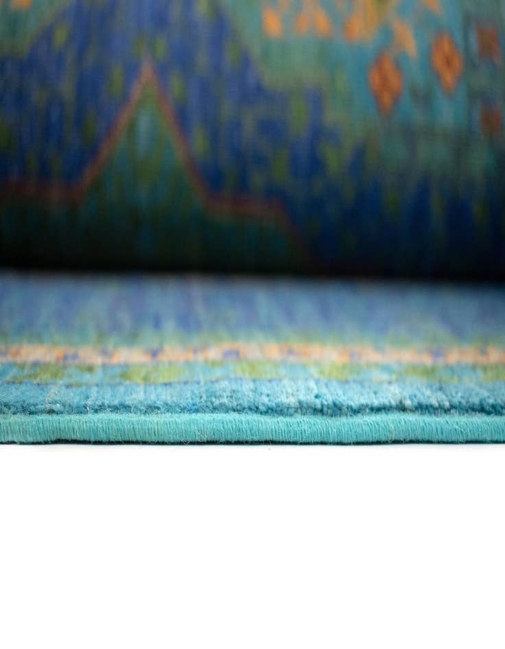 Detail image of  6' 11 x 9' 10 Amina Wool Rug