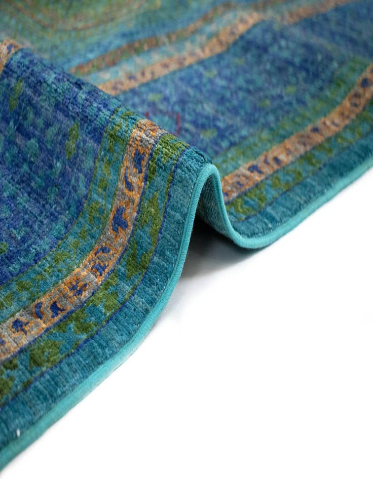 Detail image of  6' 11 x 9' 10 Amina Wool Rug