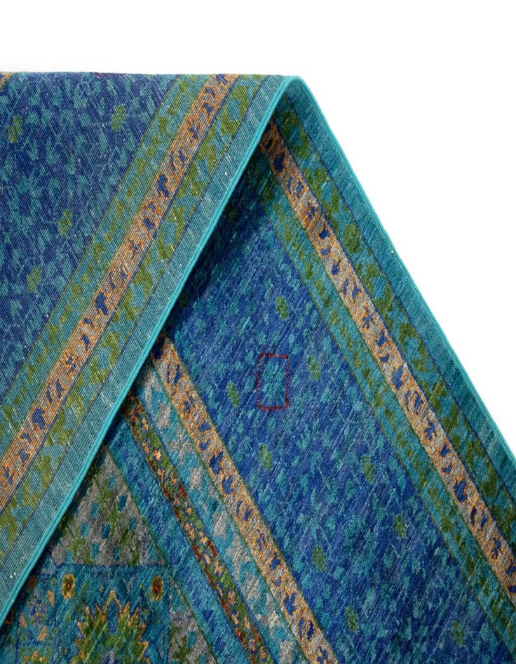 Detail image of  6' 11 x 9' 10 Amina Wool Rug