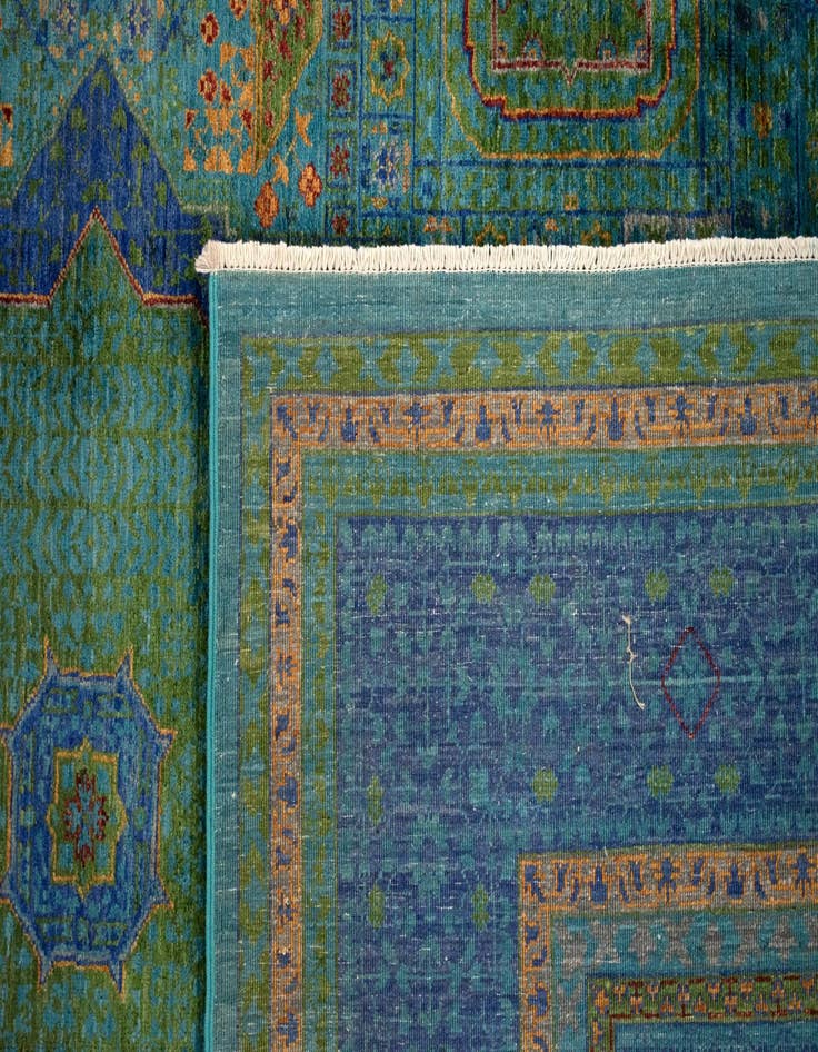 Detail image of  6' 11 x 9' 10 Amina Wool Rug