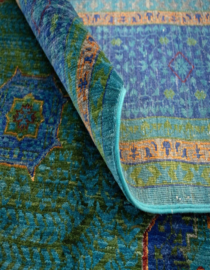 Detail image of  6' 11 x 9' 10 Amina Wool Rug