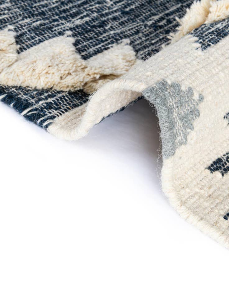 Detail image of  6' 1 x 9'  Hand Woven Arizona Wool Rug