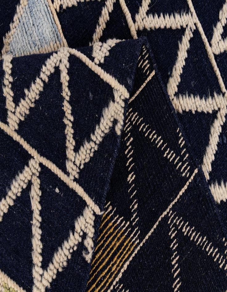 Detail image of  6' 3 x 8' 9  Hand Knotted Darya Wool Rug